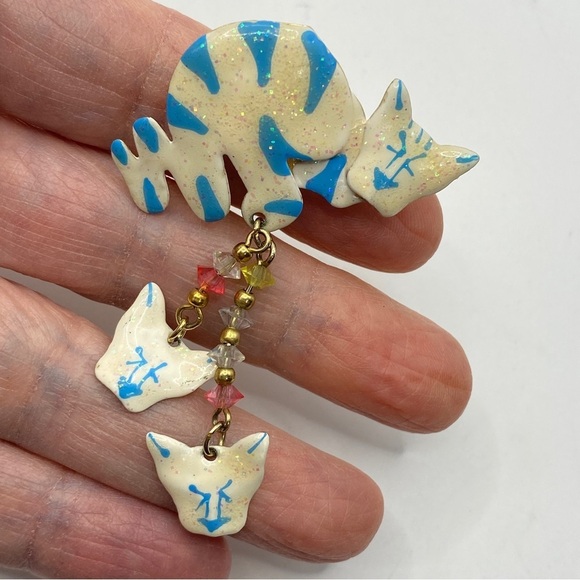 Kitchy Artisan-Made Metal Enameled Cat Brooch Crazy Cat Lady - Picture 1 of 5